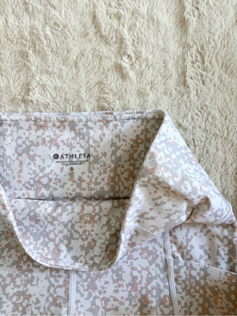 Athleta Salutation Stash 7/8 Leggings Blush Neutral Abstract Print Size Small - Picture 3 of 5